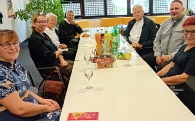 Biskup sisački mons. Vlado Košić posjetio Katoličku opću gimnaziju